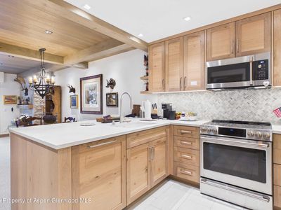 610 S West End St #G201