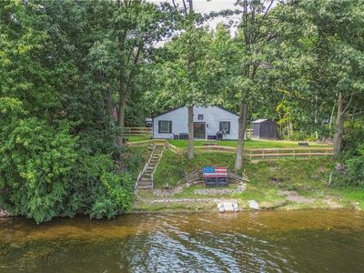 21914 Admirals Walk