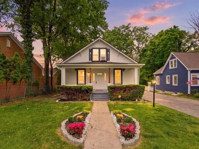 225 Waveland Ave