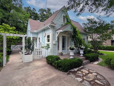 1106 Tucker St