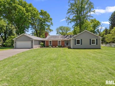 23 Circle Dr