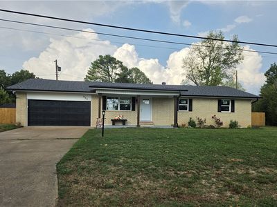 805 Lakeview Dr