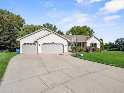 720 Hickory Valley Ct