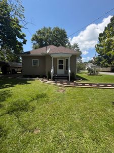 709 N Locust St