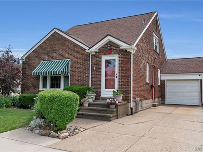 75 Fairbanks Ave