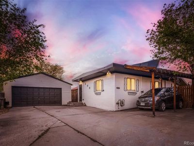 4647 W Dakota Avenue