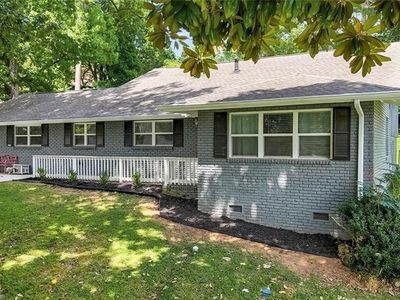 1954 Timothy Dr NE