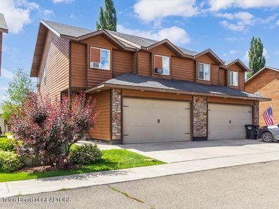 718 Valley Centre Dr #6