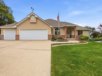 235 Buckingham Dr