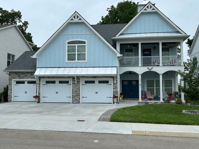 221 Hammock Dr