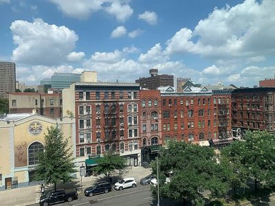 171 W 131st St APT 607