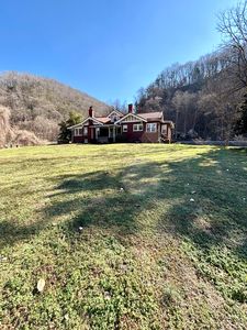 501 Kanawha Falls Rd