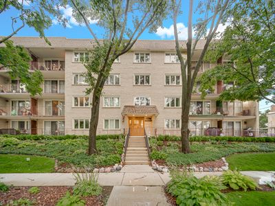 225 E Wing St APT 302
