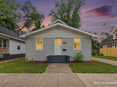 449 Leonard Ave