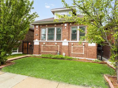 6016 S Washtenaw Ave
