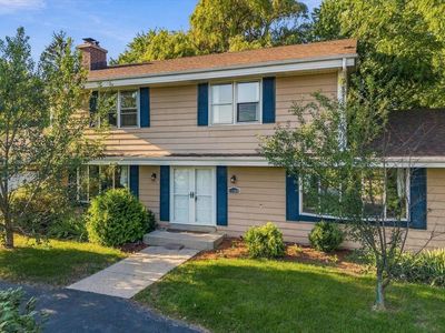 Property at 11145 N Riverland COURT, Mequon, WI