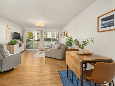 11556 Greenwood Avenue N #102
