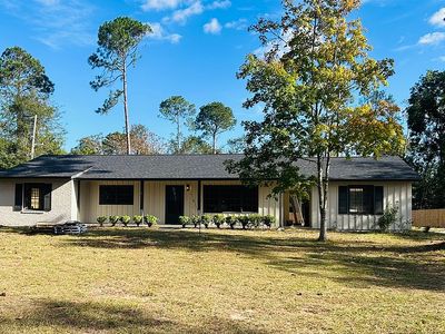 1105 Loop Rd
