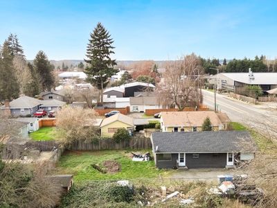 10908 10910 Valley Avenue E