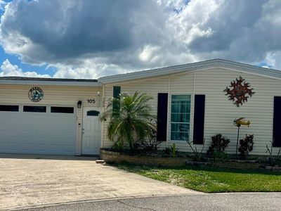 105 Palm Ln E