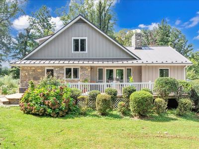 280 Woodwinds Rd