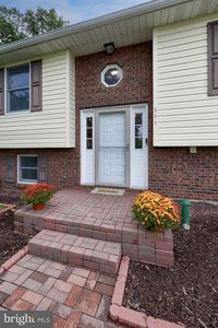 571 E Tolna Rd