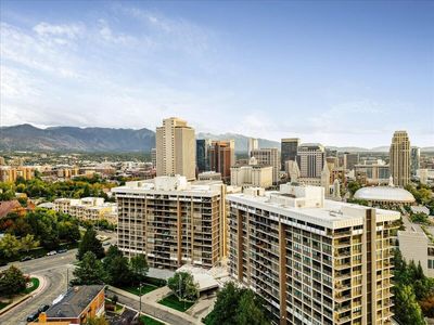 241 N Vine St APT 302E