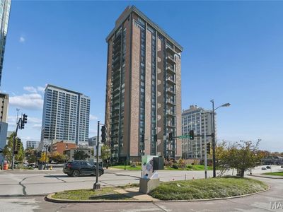 200 S Brentwood Blvd APT 7E