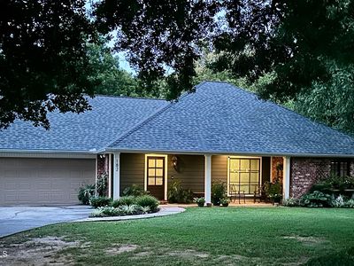 182 Wisteria Dr