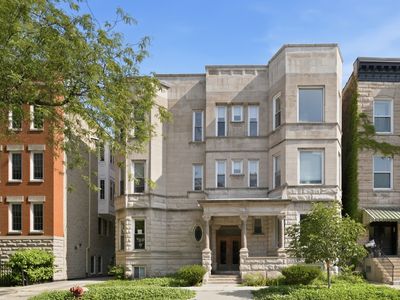 626 W Buckingham Pl APT 1E