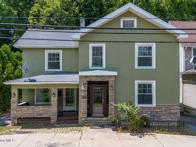 492 N Main St
