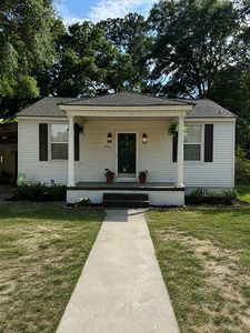 203 Pine St W