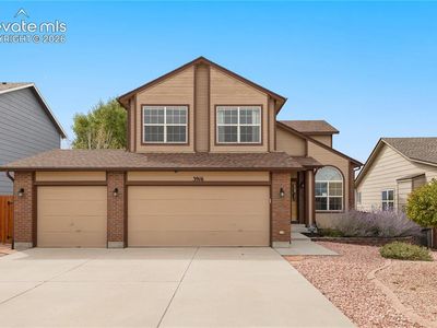 3916 Roan Dr
