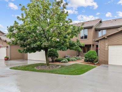 230 HARBOR POINT COURT