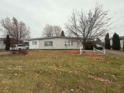 33 & 35 Maple Grove Dr