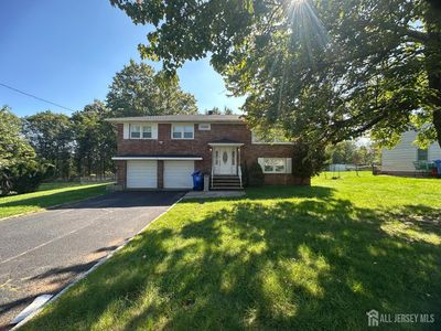 9 Holly Rd