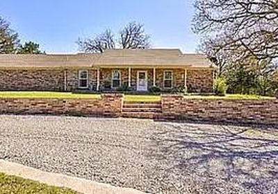 1025 E Triplett Rd