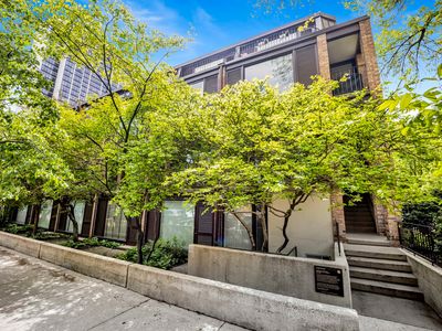 235 W Eugenie St APT G6