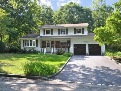 Property at 39 Sheryl Crescent, Smithtown, NY
