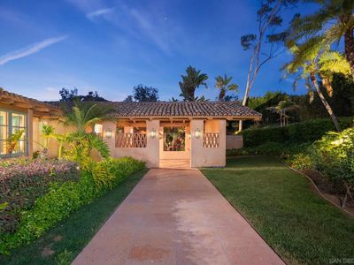 6002 Paseo Valencia