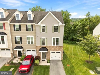 Property at 130 Cricket Dr, Malvern, PA