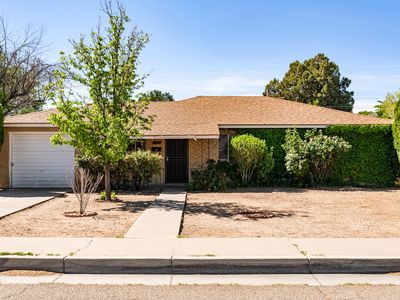 5906 Princess Jeanne Ave NE