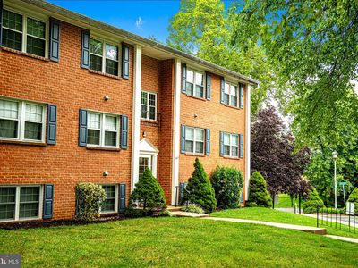 242 Crocker Dr