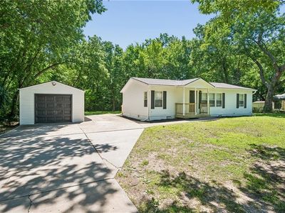 Property at 125 Gould St, Tonganoxie, KS
