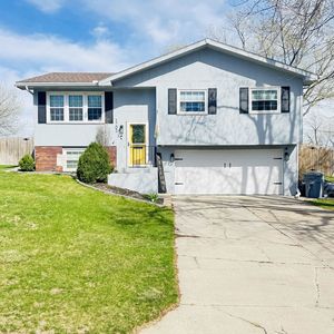 1702 Hilltop Dr