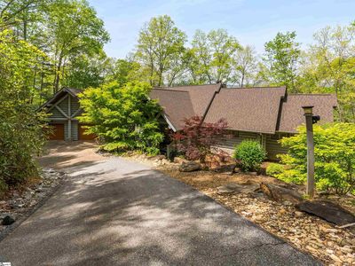 4004 Lake Adger Pkwy