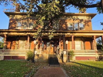 2256 Collingwood Blvd