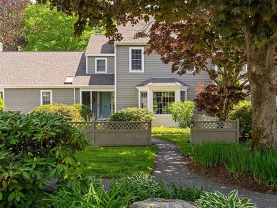 44 Floret Cir #44