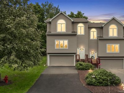 60 Rockridge Drive