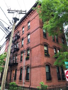 271 York St APT 8